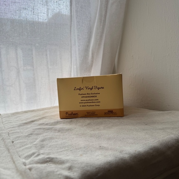 Pusheen Vinyl Figure - Carb Club/Cat Loaf Theme - Picture 3 of 6